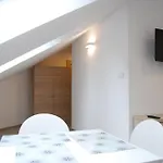 Veell - Tylko 4 Minuty Od Pieknej Szerokiej Plazy